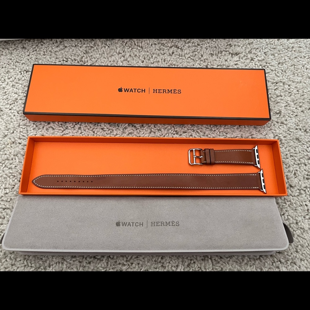 Hermes Apple Watch Band Double Tour in color Fauve